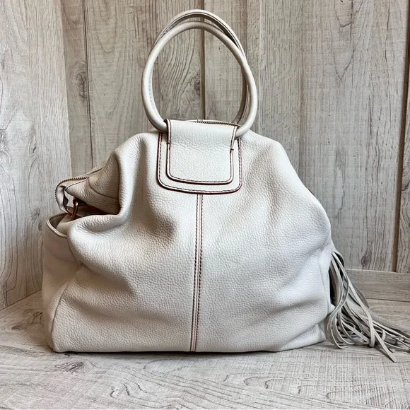 Hobo Sheila Large Satchel W Guitar Strap In Powder White - Picture 8 of 16